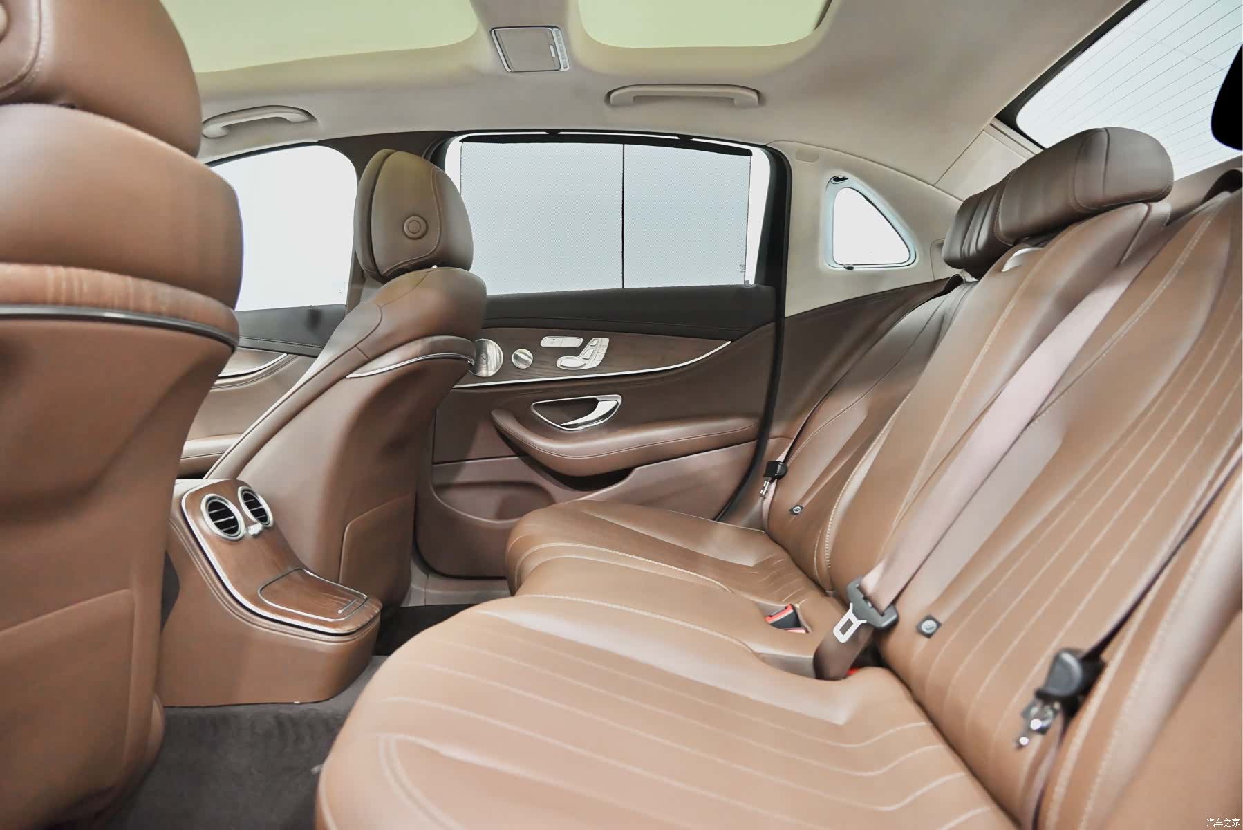 Mercedes-Benz E-Class, 2022 48