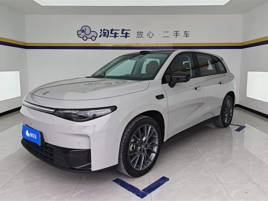 Leapmotor C10