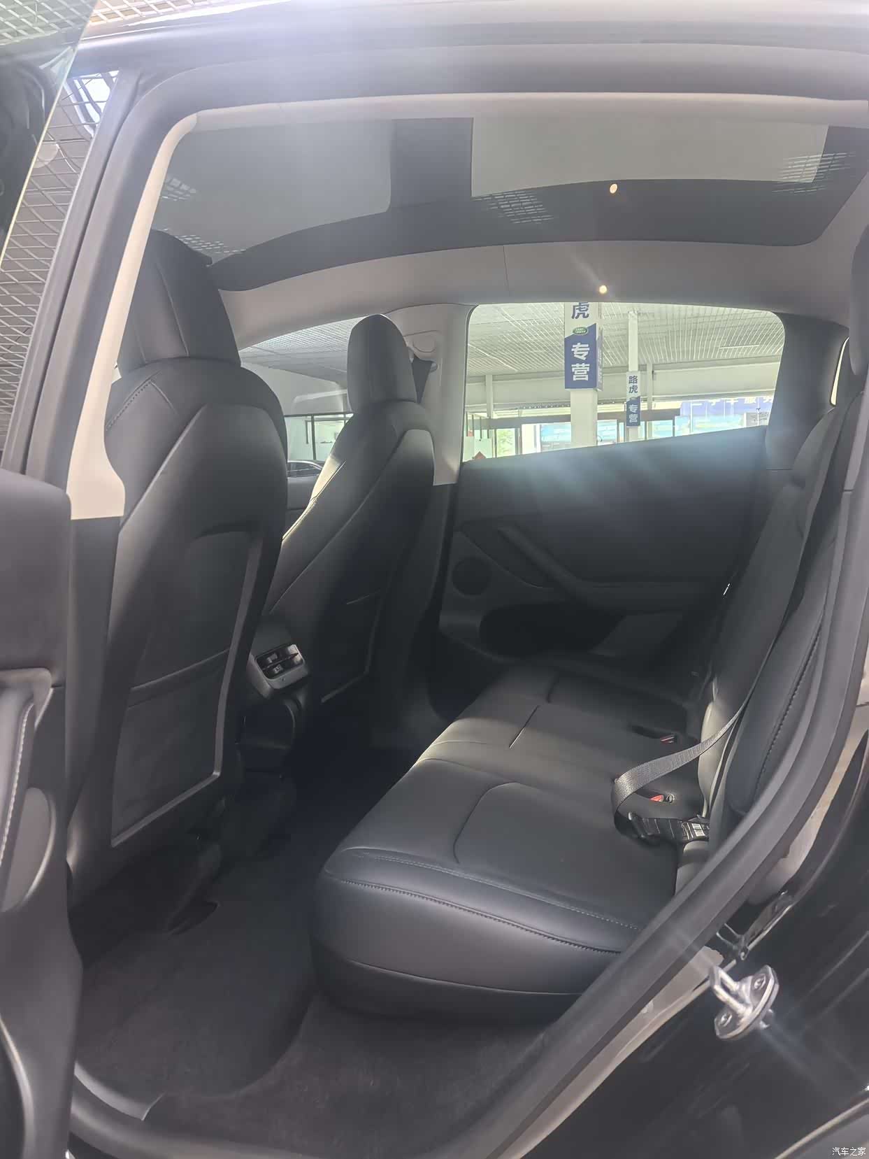 Tesla Model Y, 2022 все фото