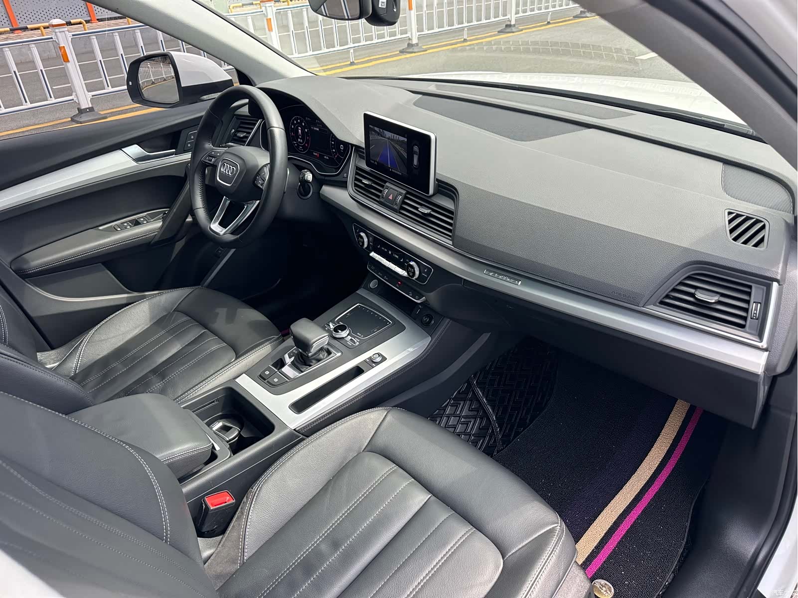 Audi Q5L, 2021 11