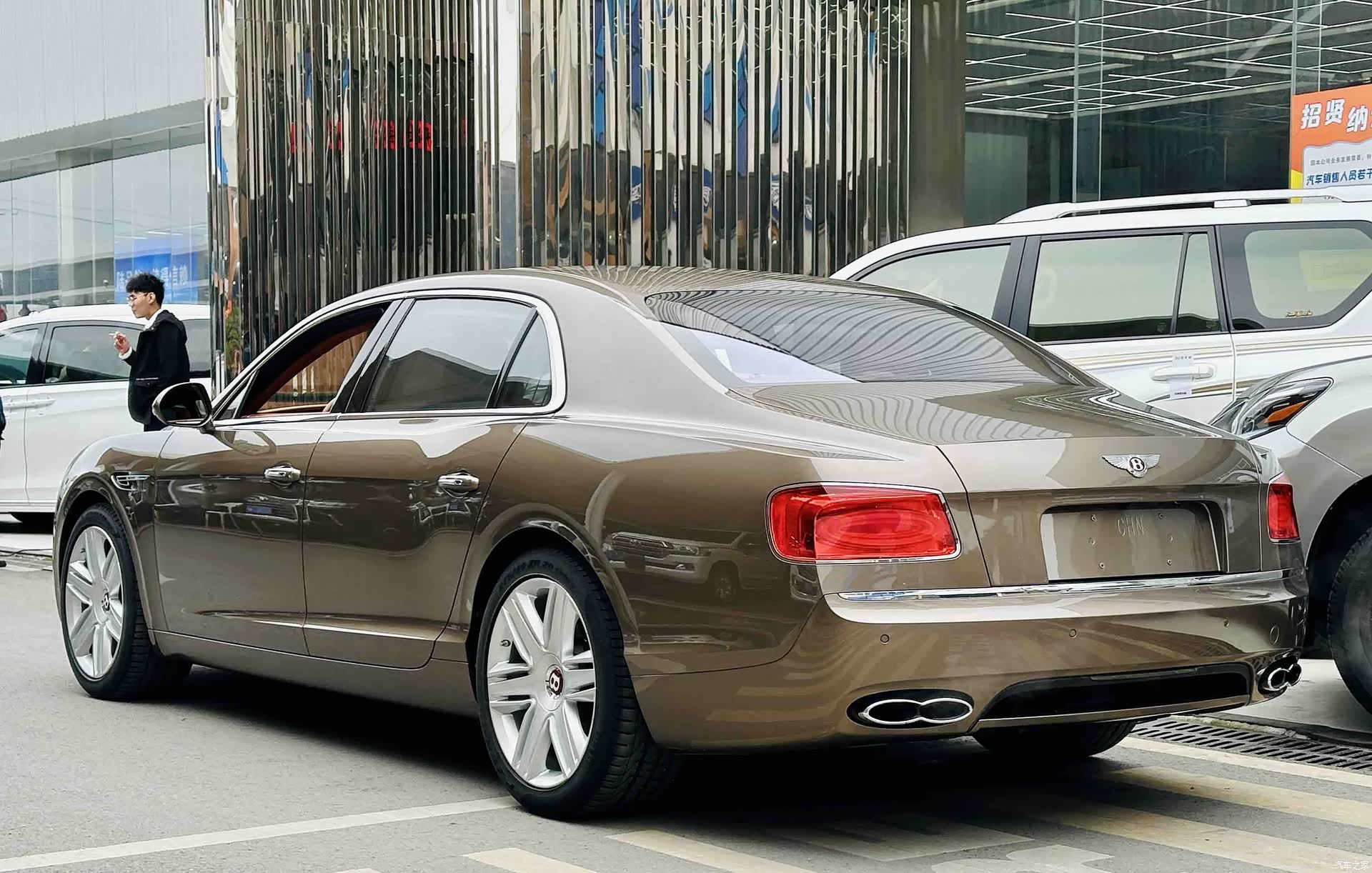 Bentley Flying Spur, 2018 4