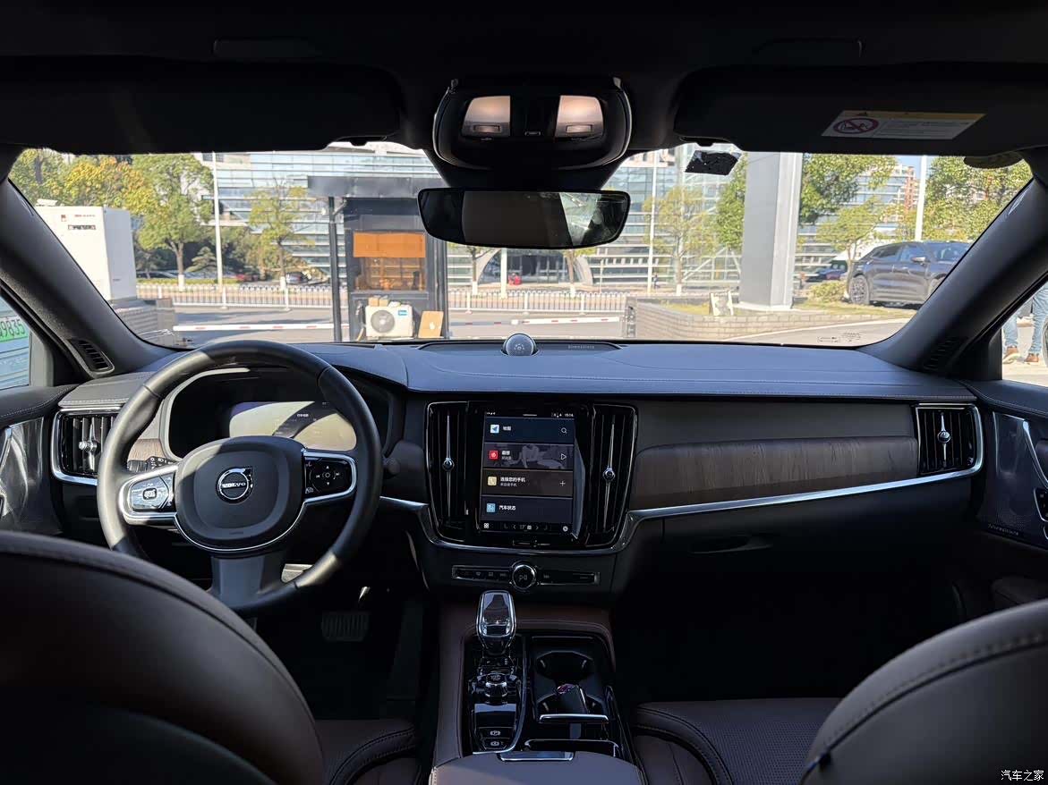 Volvo S90, 2024 4