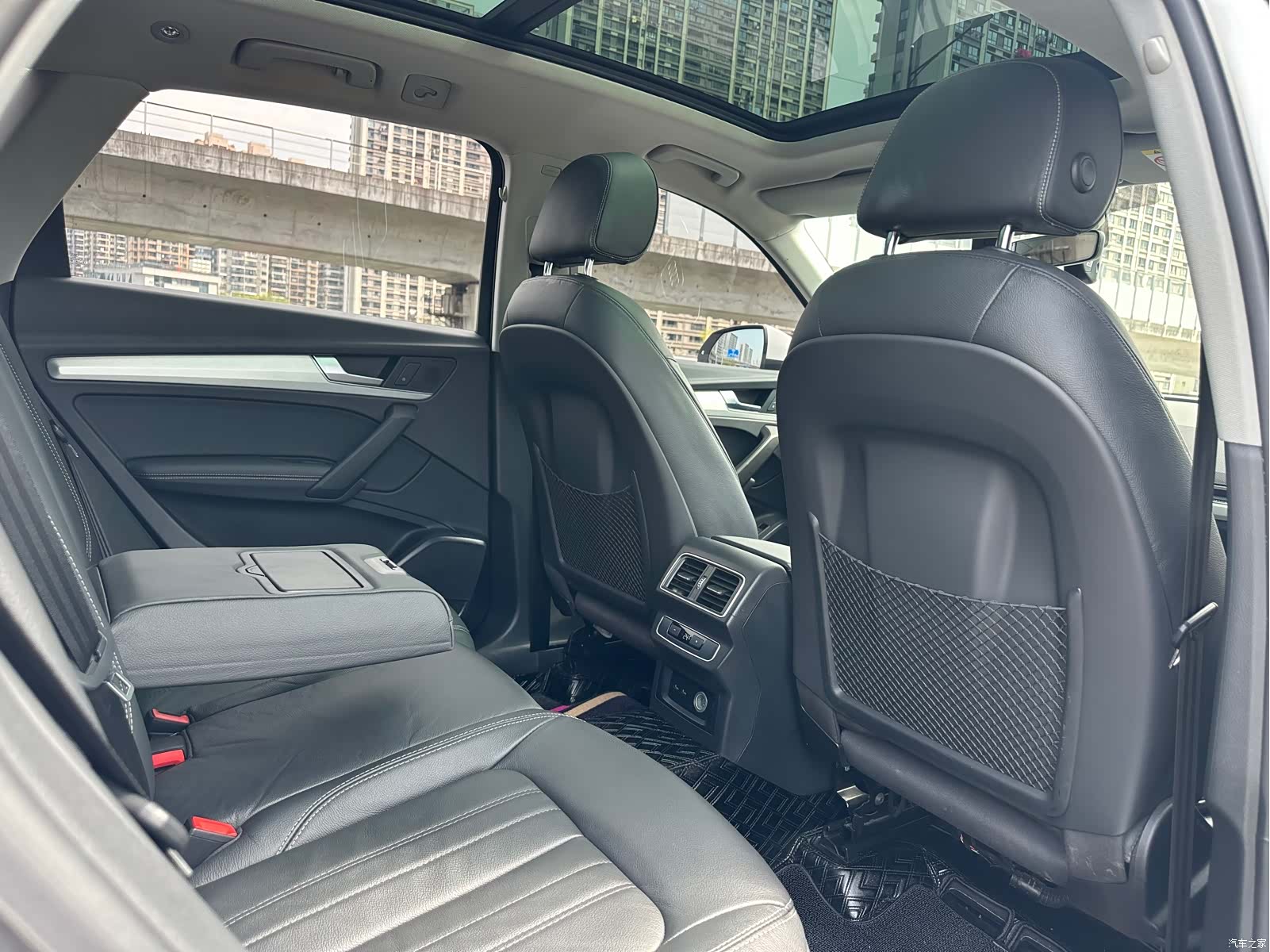 Audi Q5L, 2021 10