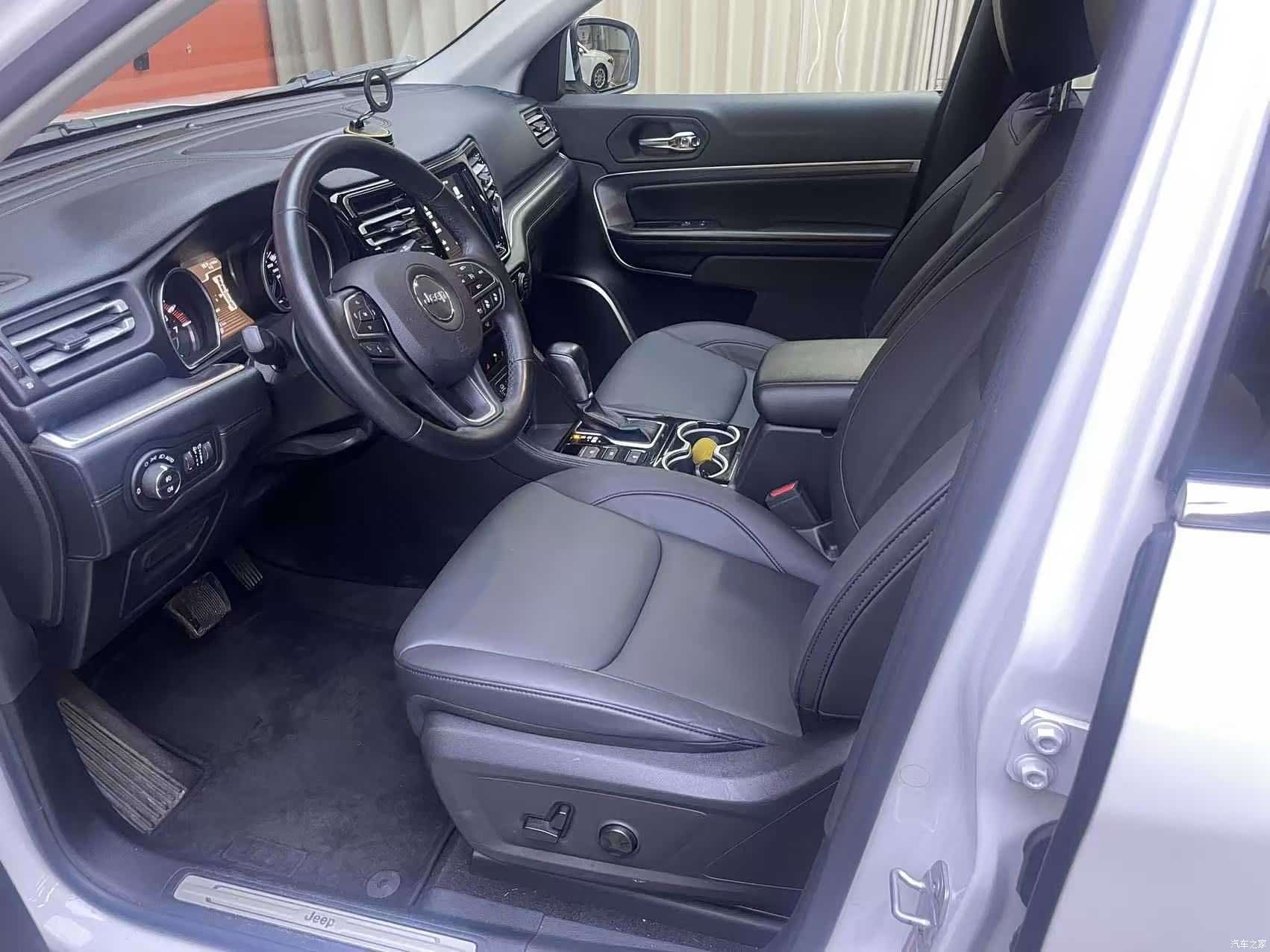Jeep Grand Commander, 2021 8