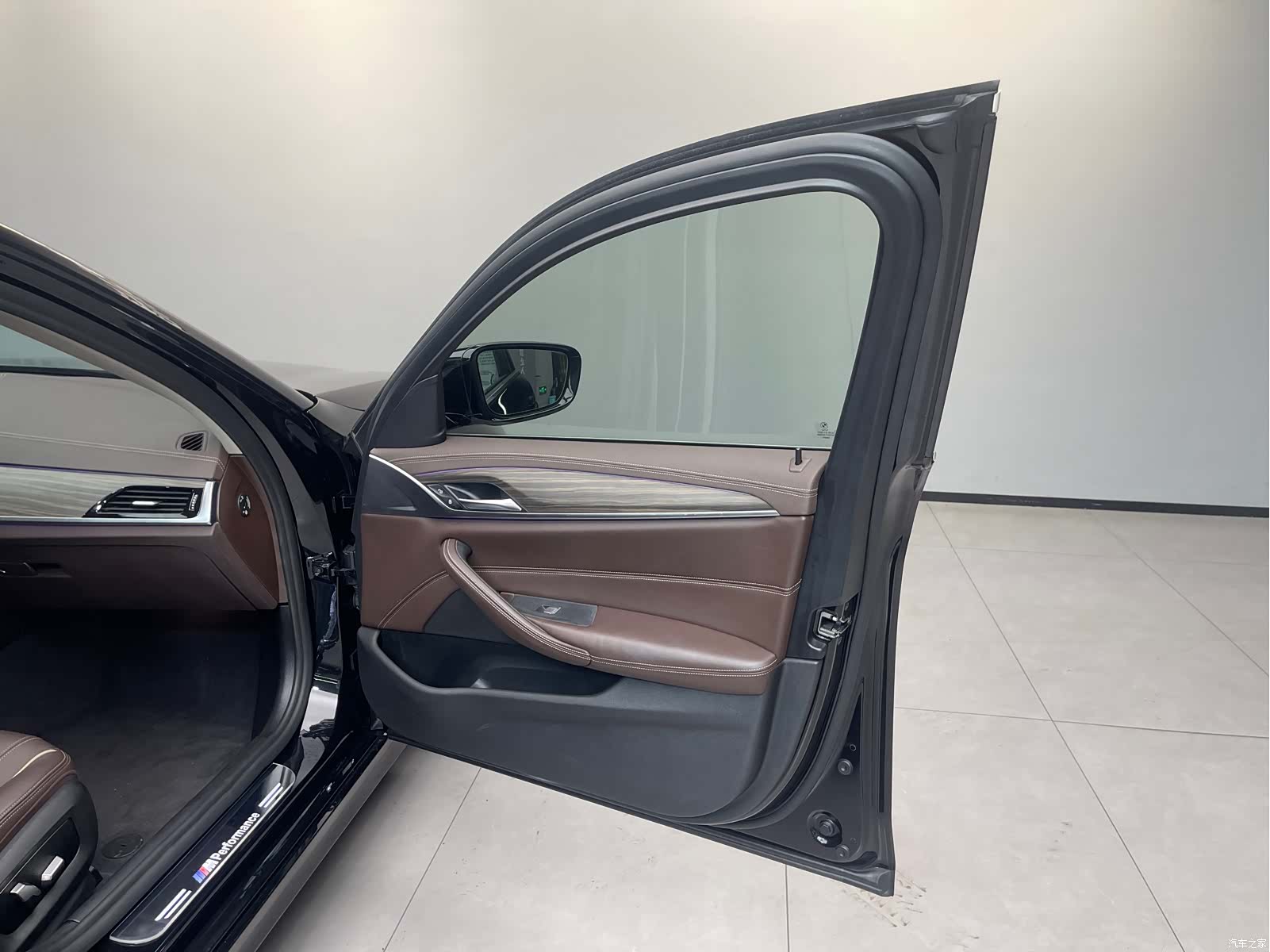 BMW 5 Series, 2020 28