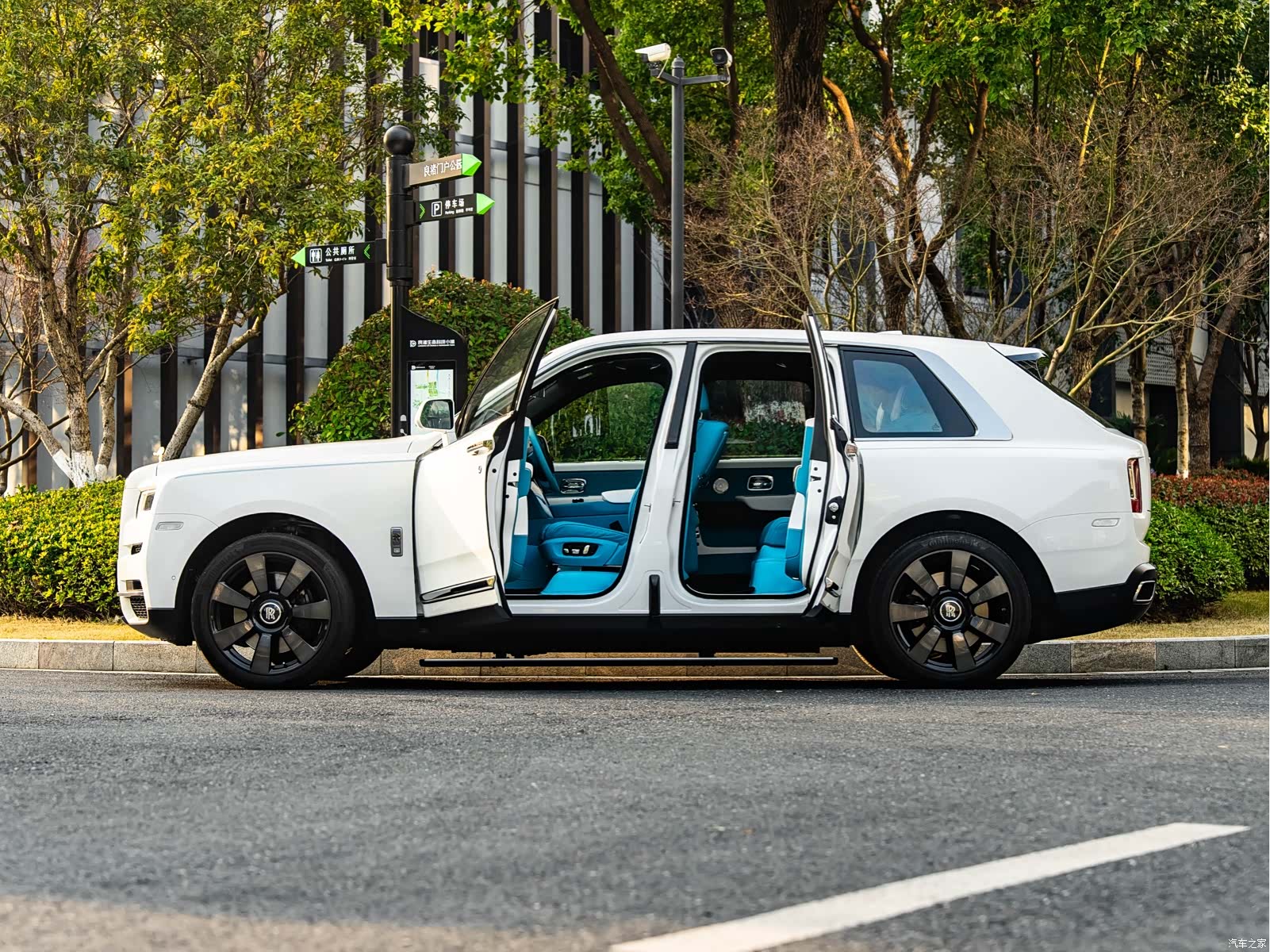 Rolls-Royce Cullinan, 2021 9