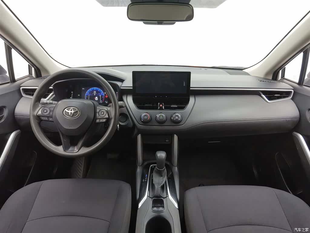 Toyota Corolla, 2023 все фото