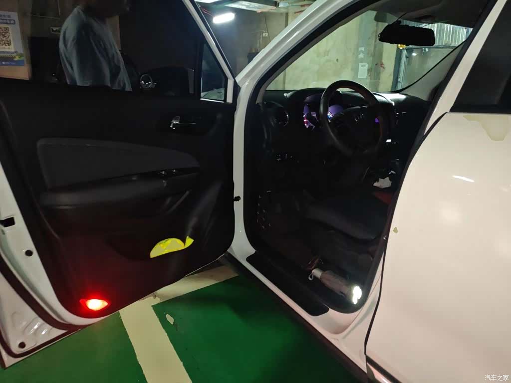 Changan CS15, 2018 13