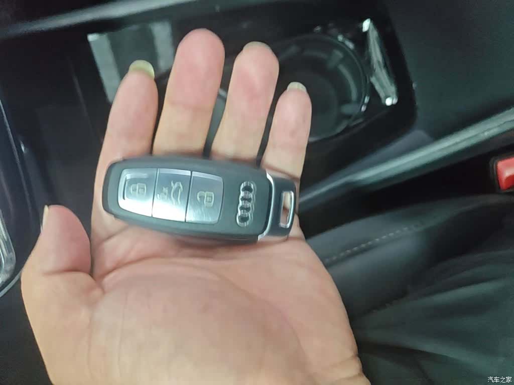 Audi Q4 e-tron, 2023 9