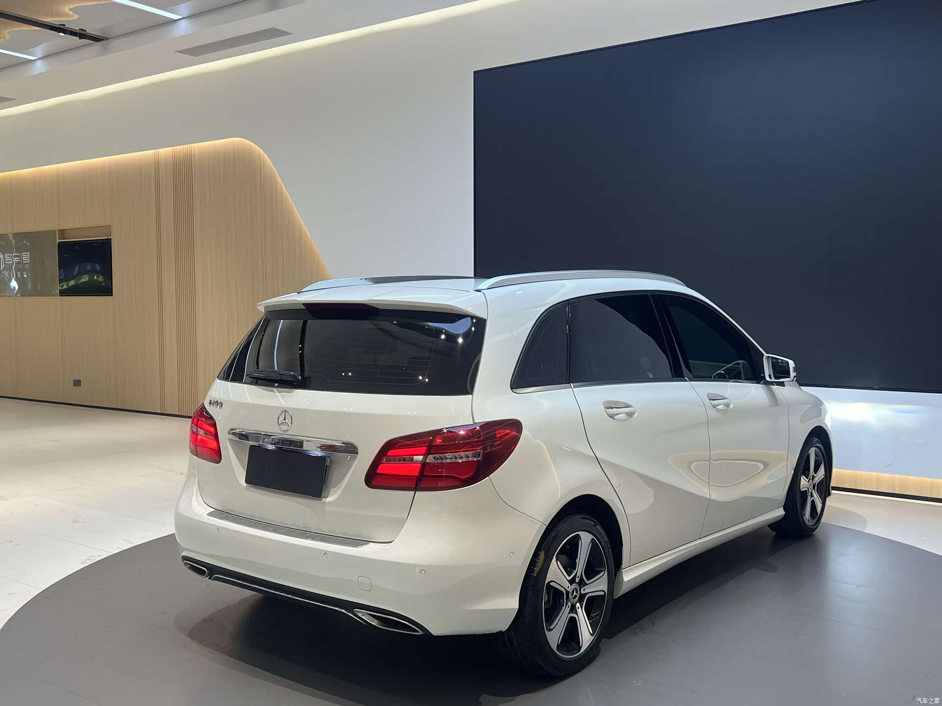 Mercedes-Benz B-Class, 2018 6