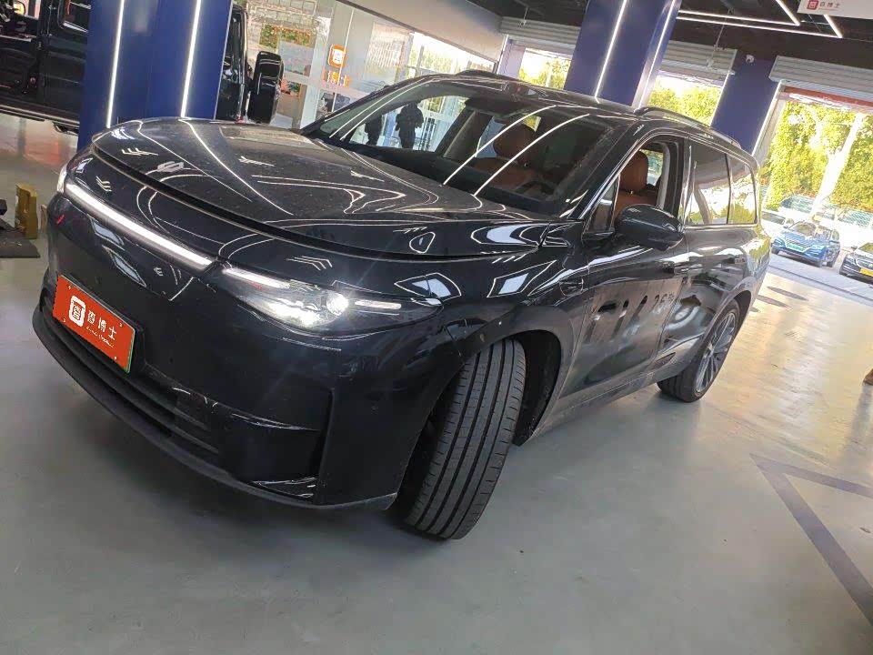 Leapmotor C16