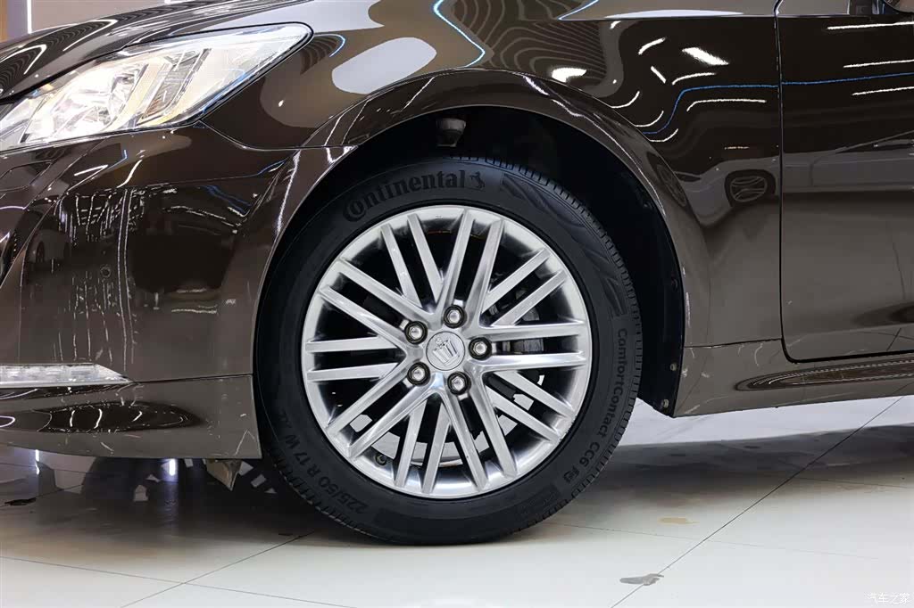 Toyota Crown, 2017 12