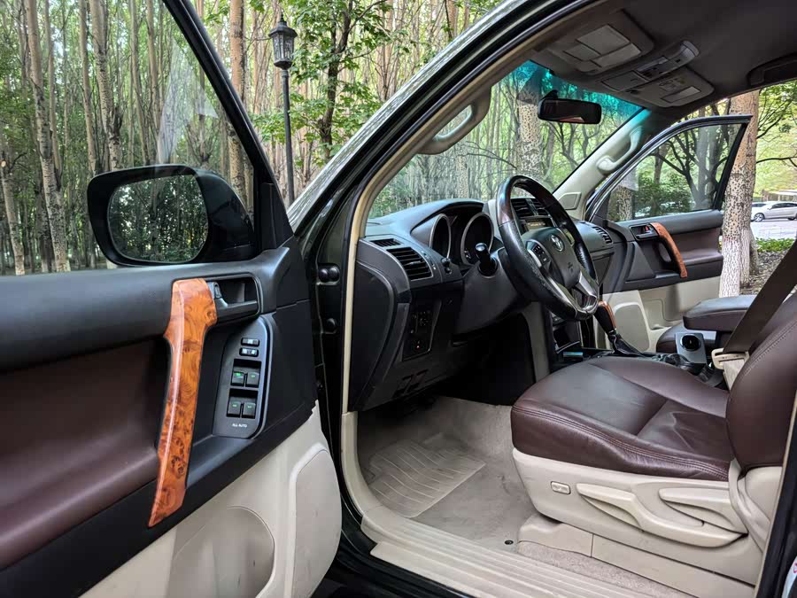 Toyota Prado 2013, фото 9