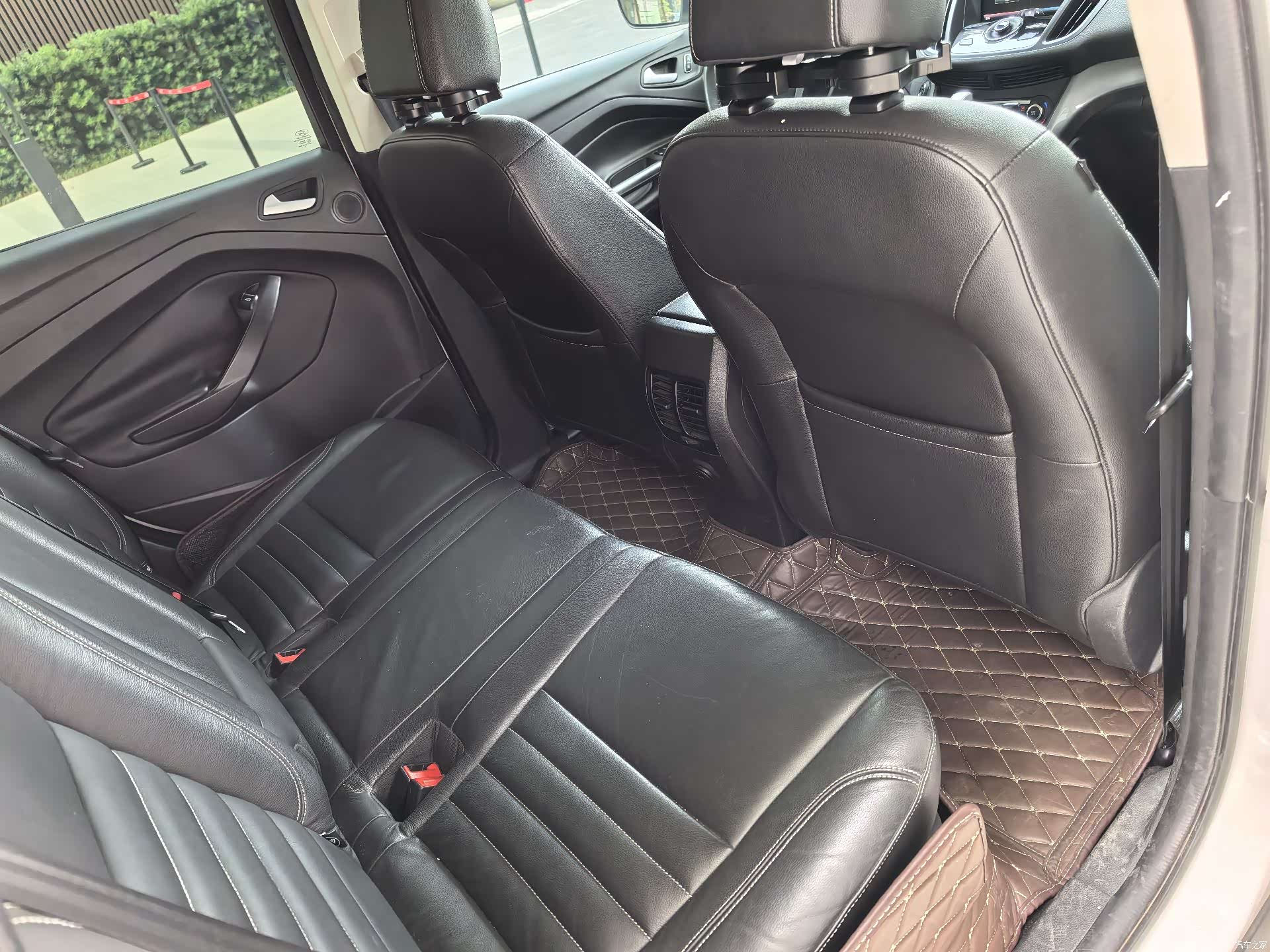 Ford Kuga, 2016 11