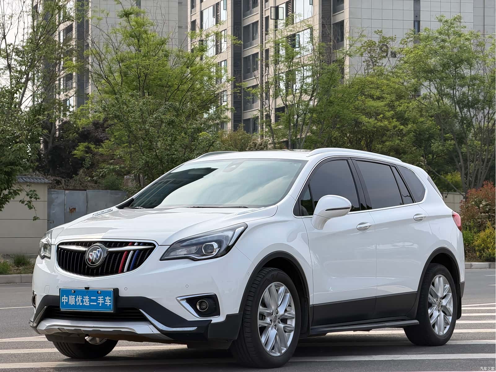 Buick Envision Plus, 2018 1
