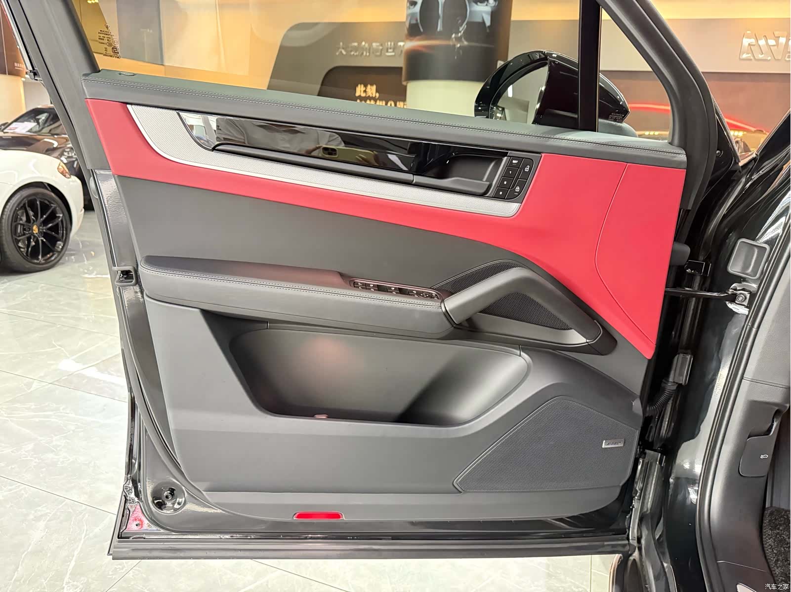 Porsche Cayenne, 2025 14