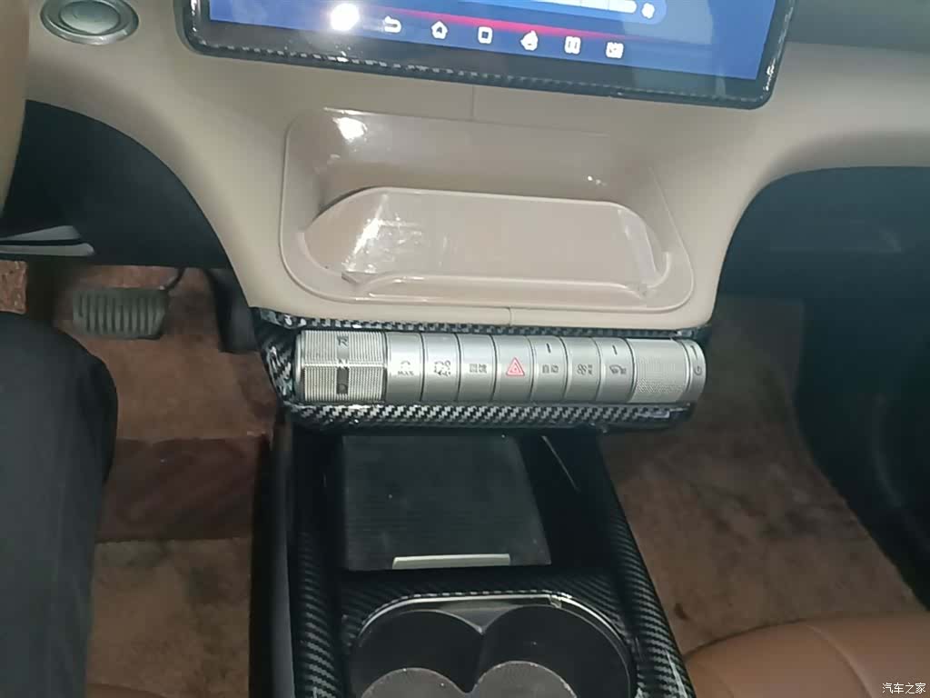 BYD Dolphin, 2024 14