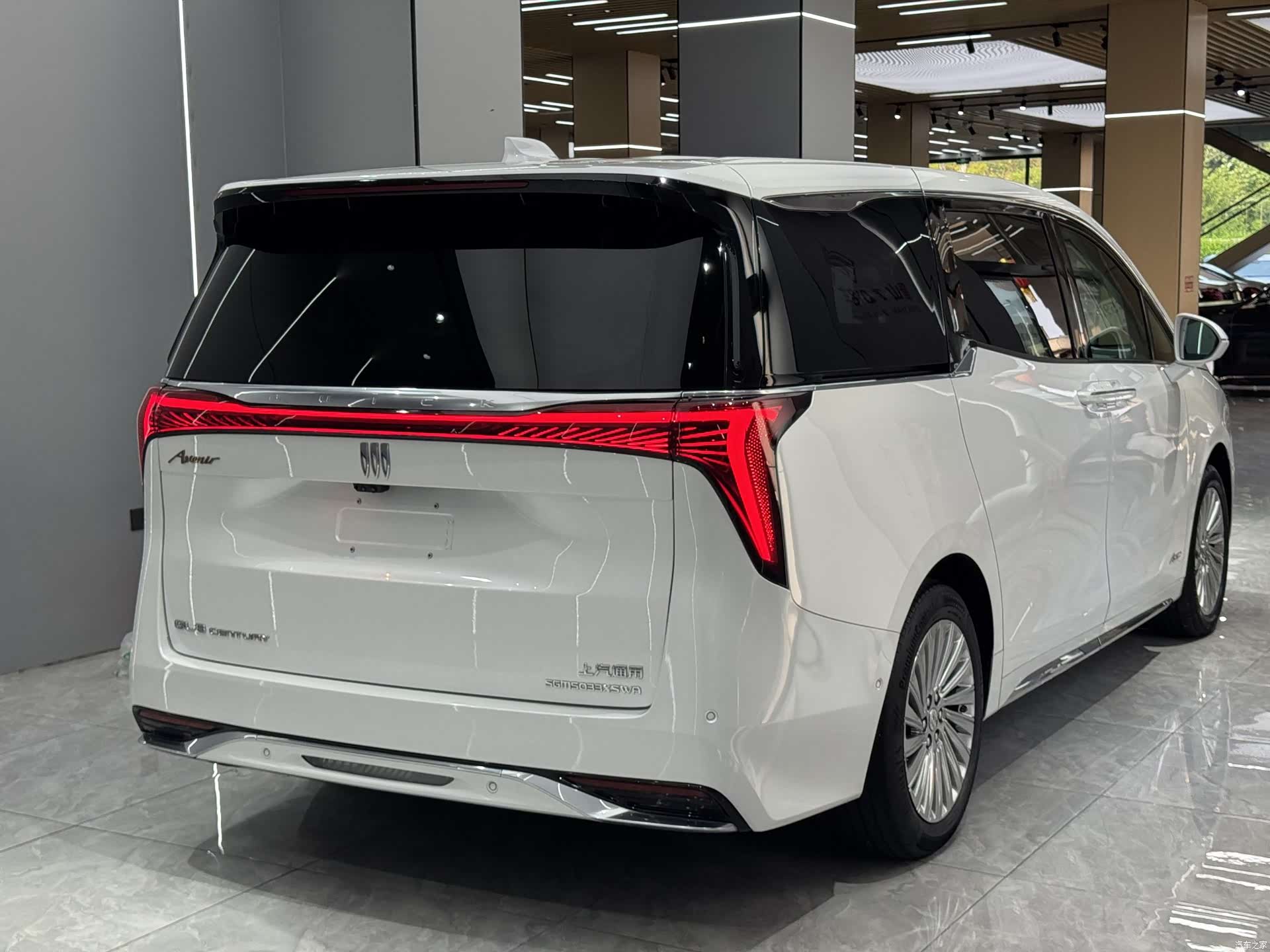 Buick Century, 2023 4
