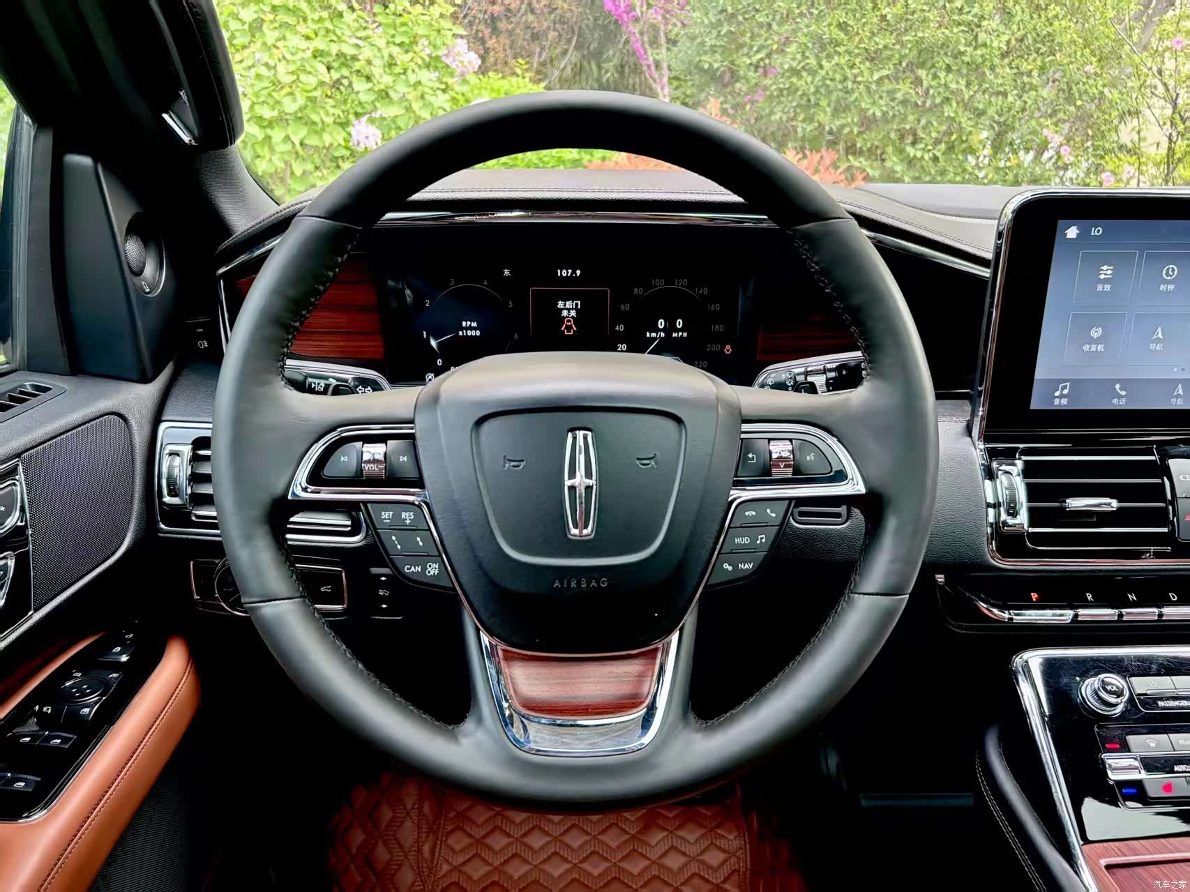 Lincoln Navigator, 2019 9