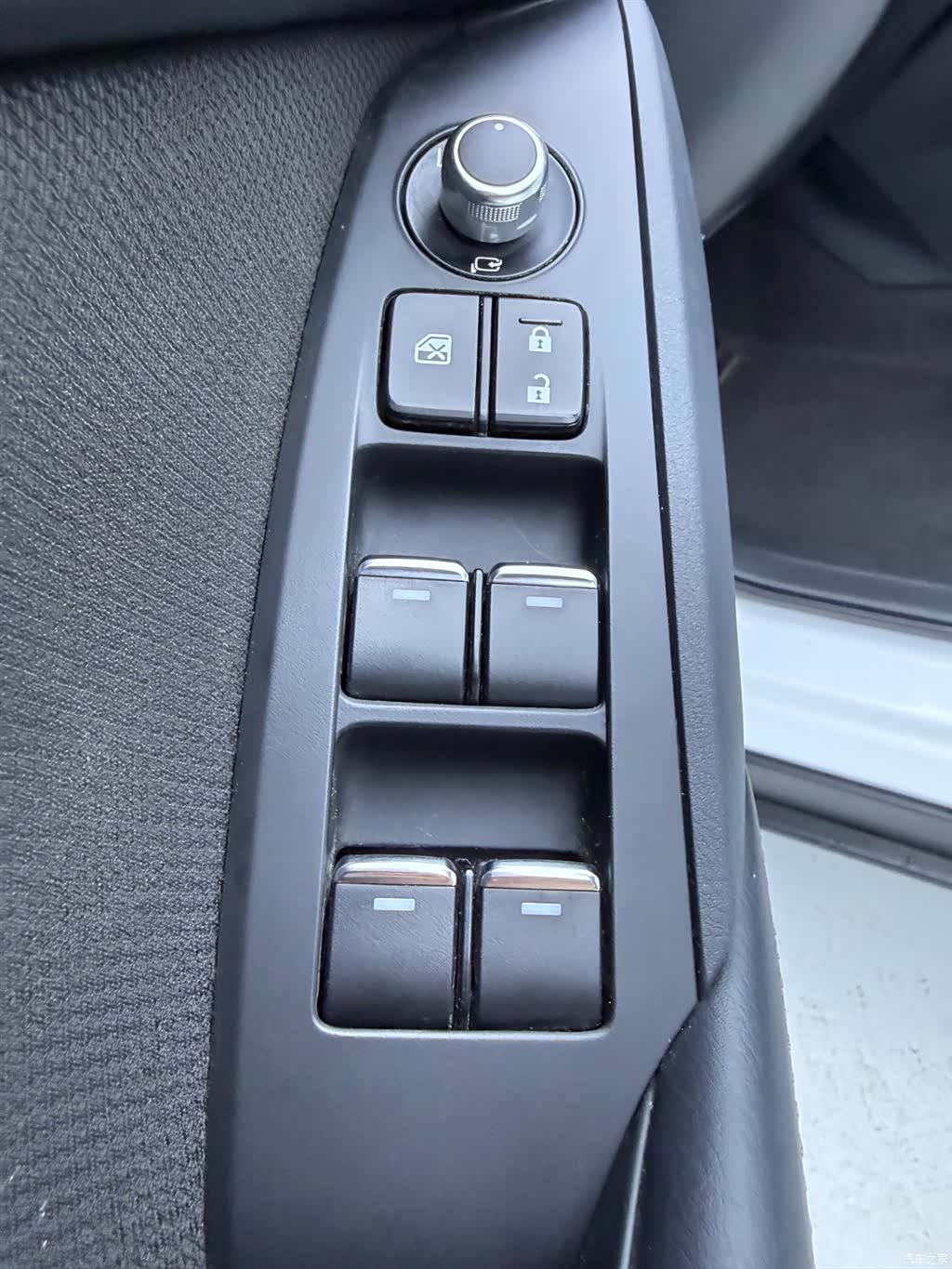 Mazda CX-4, 2023 14