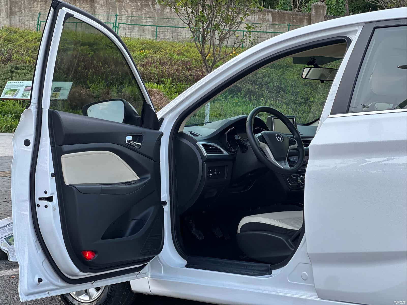 Changan V7, 2015 17