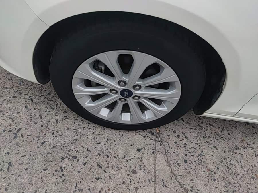 Ford Focus 2017, фото 25