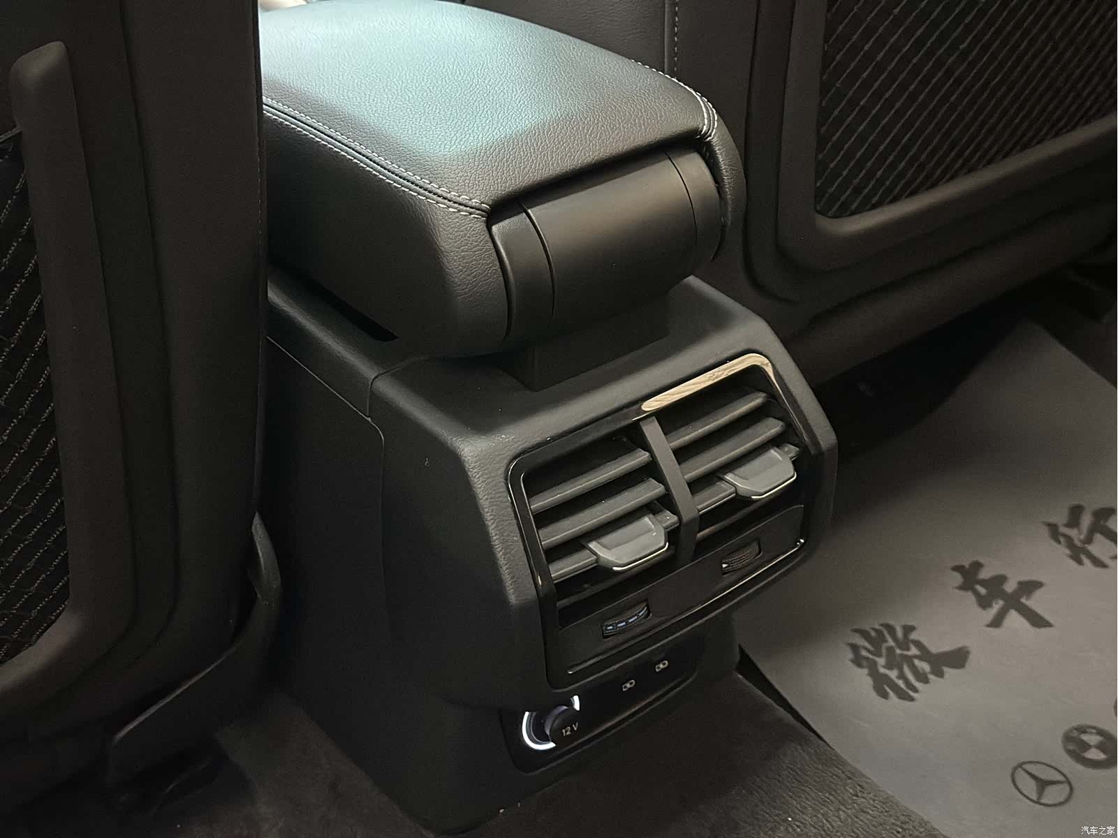 Audi Q3, 2022 11