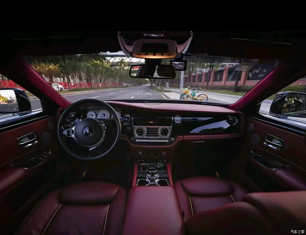 Rolls-Royce Ghost, 2018 все фото