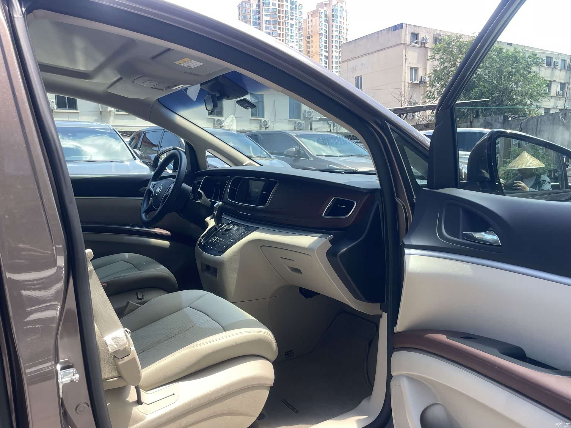 Buick GL8, 2018 7