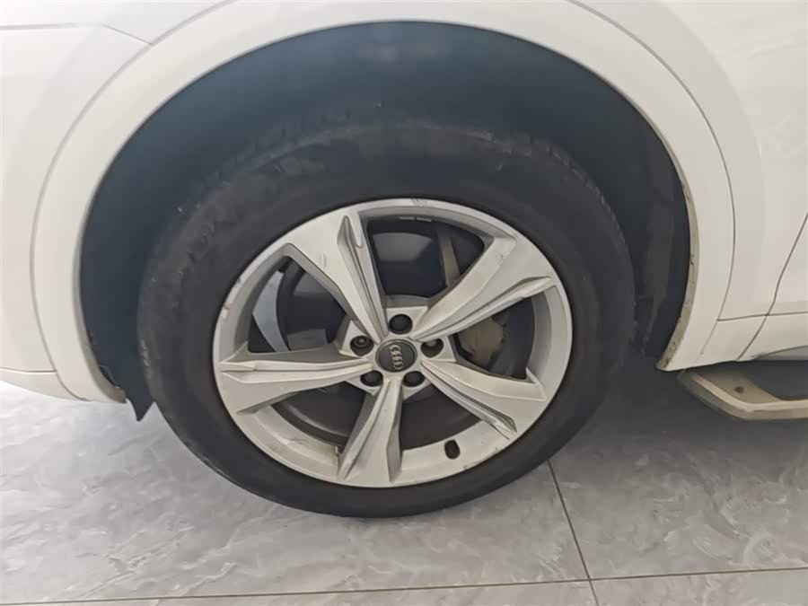 Audi Q5L 2019, фото 22