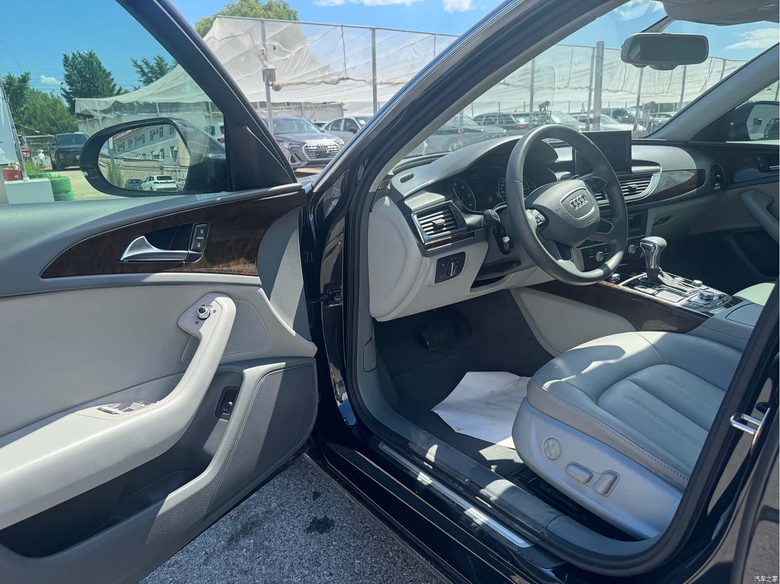 Audi A6L, 2014 10