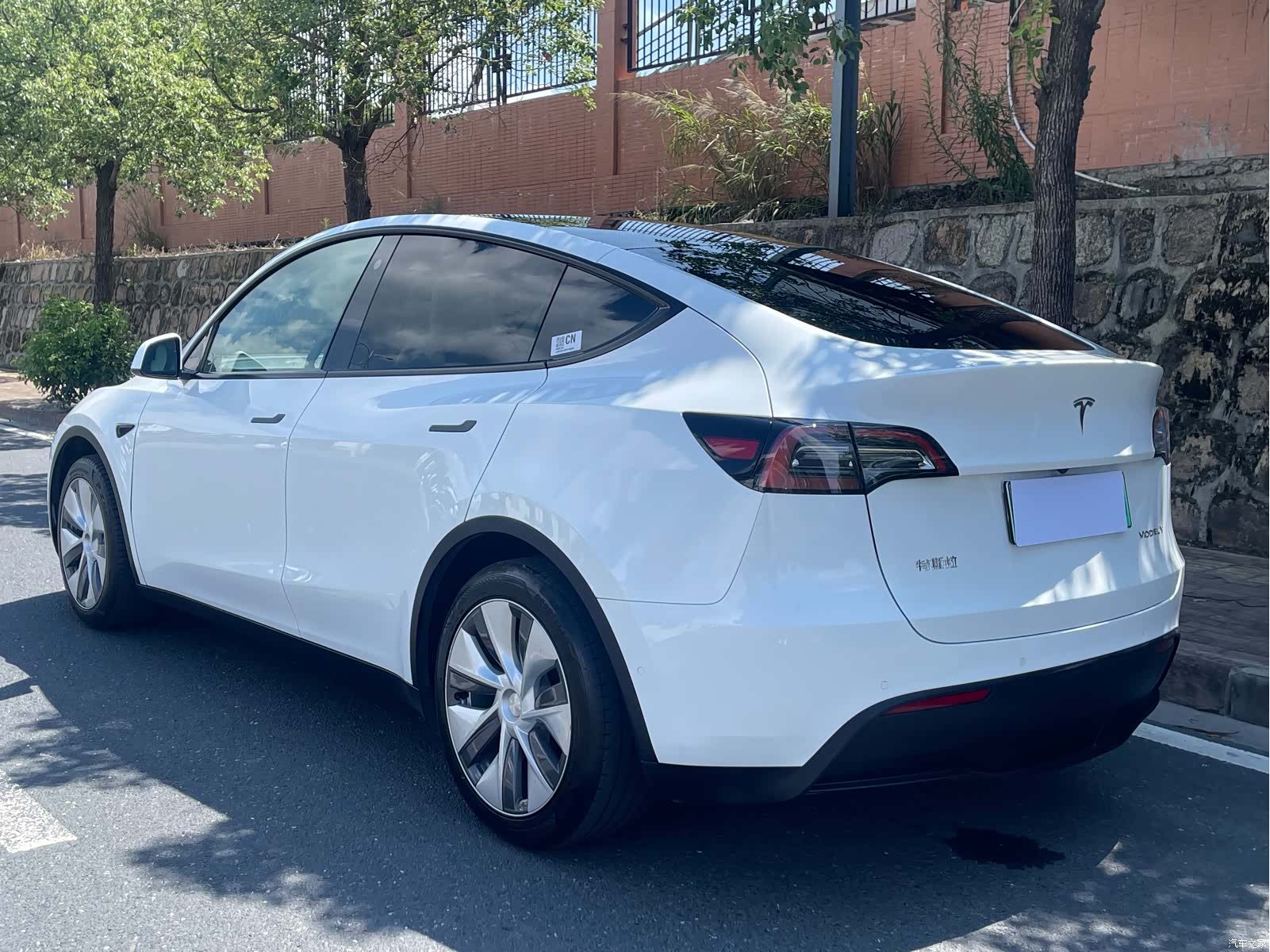 Tesla Model Y, 2023 9
