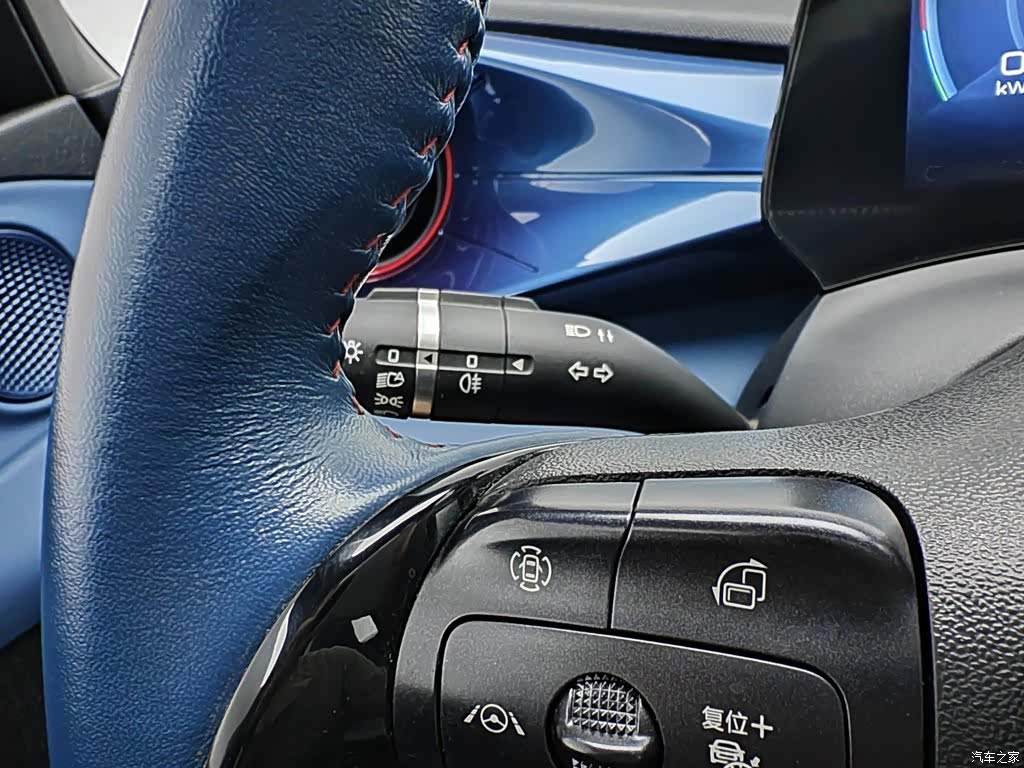 BYD Dolphin, 2022 21