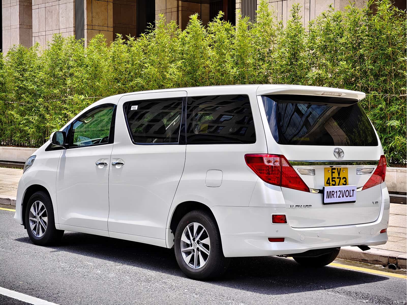 Toyota Alphard, 2012 6