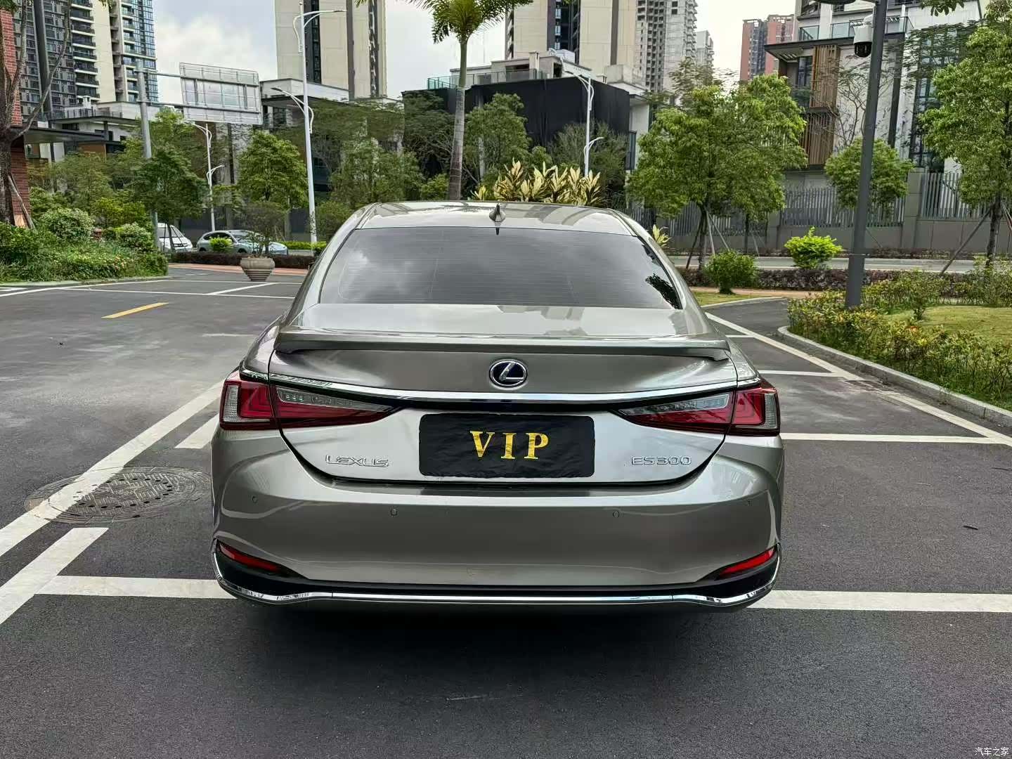 Lexus ES, 2022 8