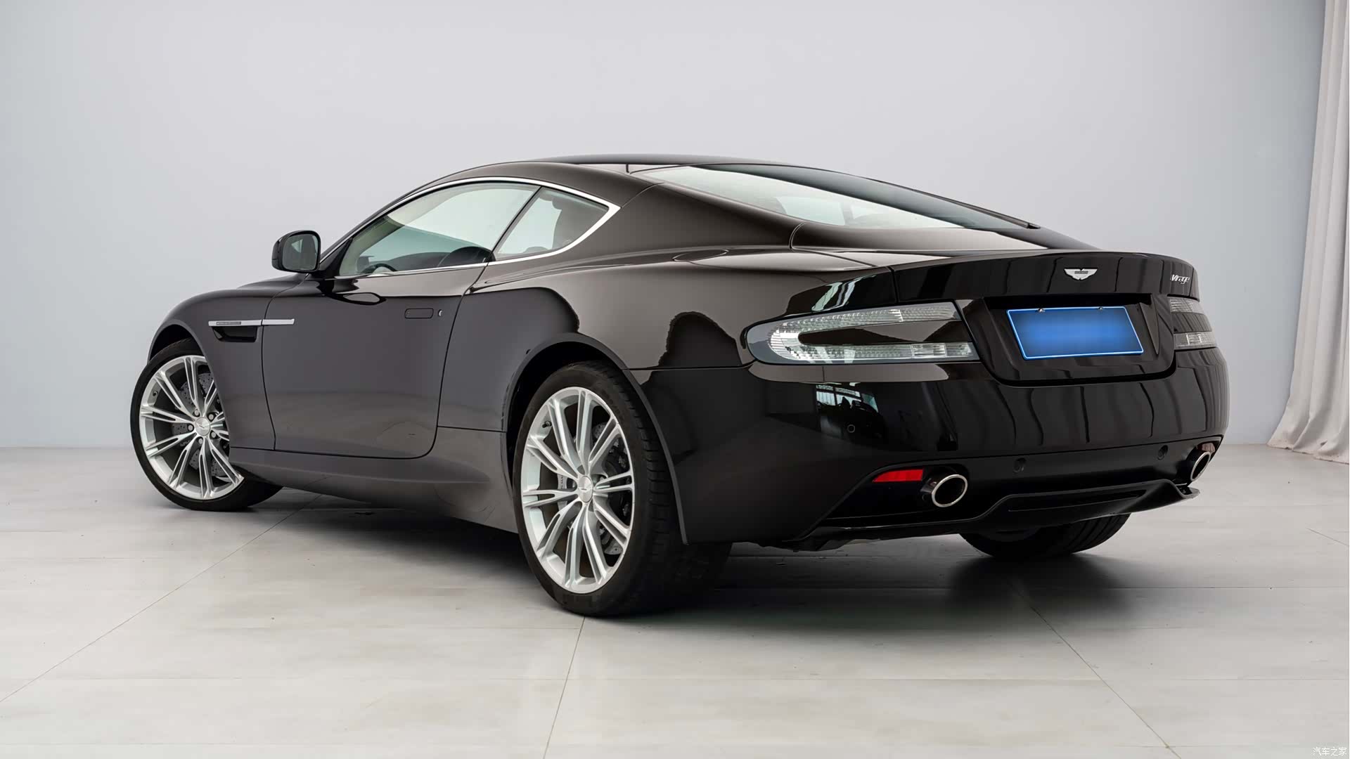 Aston Martin Virage, 2013 9