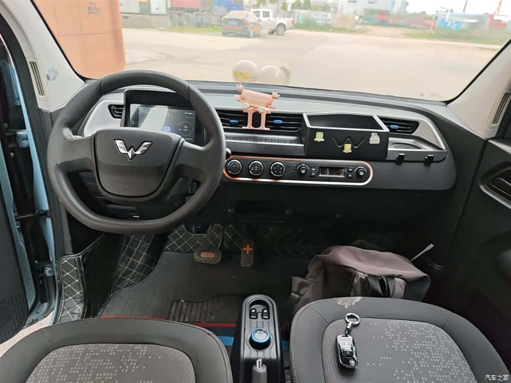 Wuling MINIEV, 2021 10