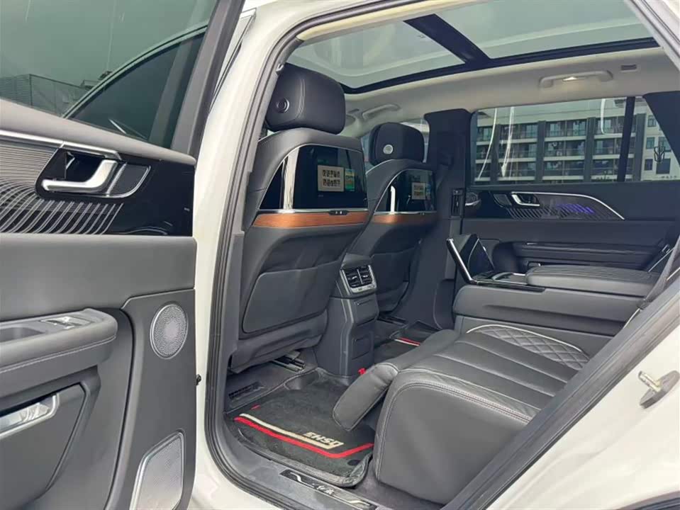 Hongqi E-HS9