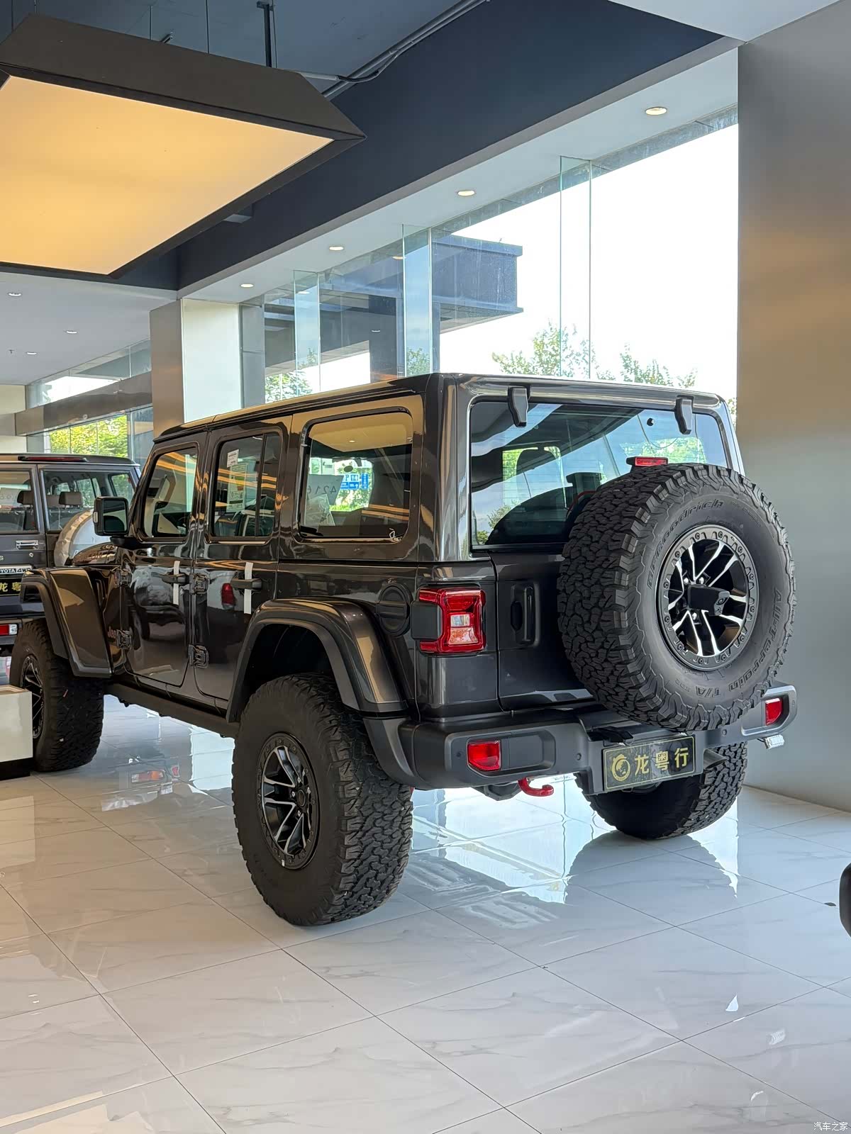 Jeep Wrangler, 2025 4