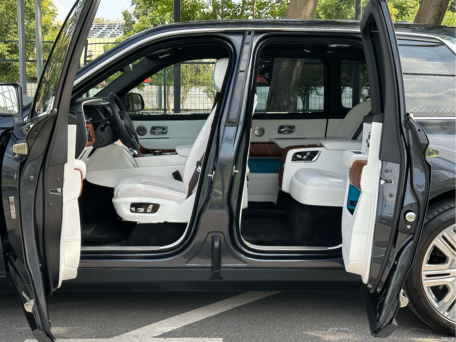 Rolls-Royce Cullinan, 2019 22