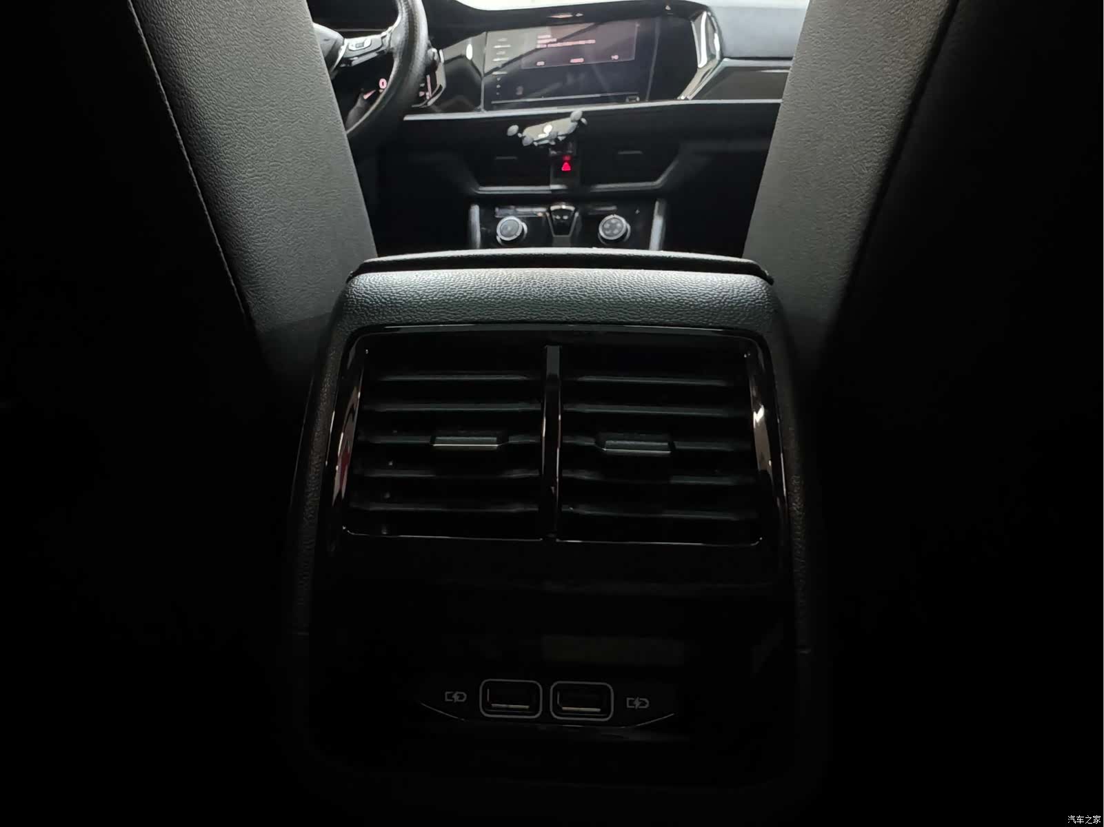 Volkswagen Sagitar, 2022 18