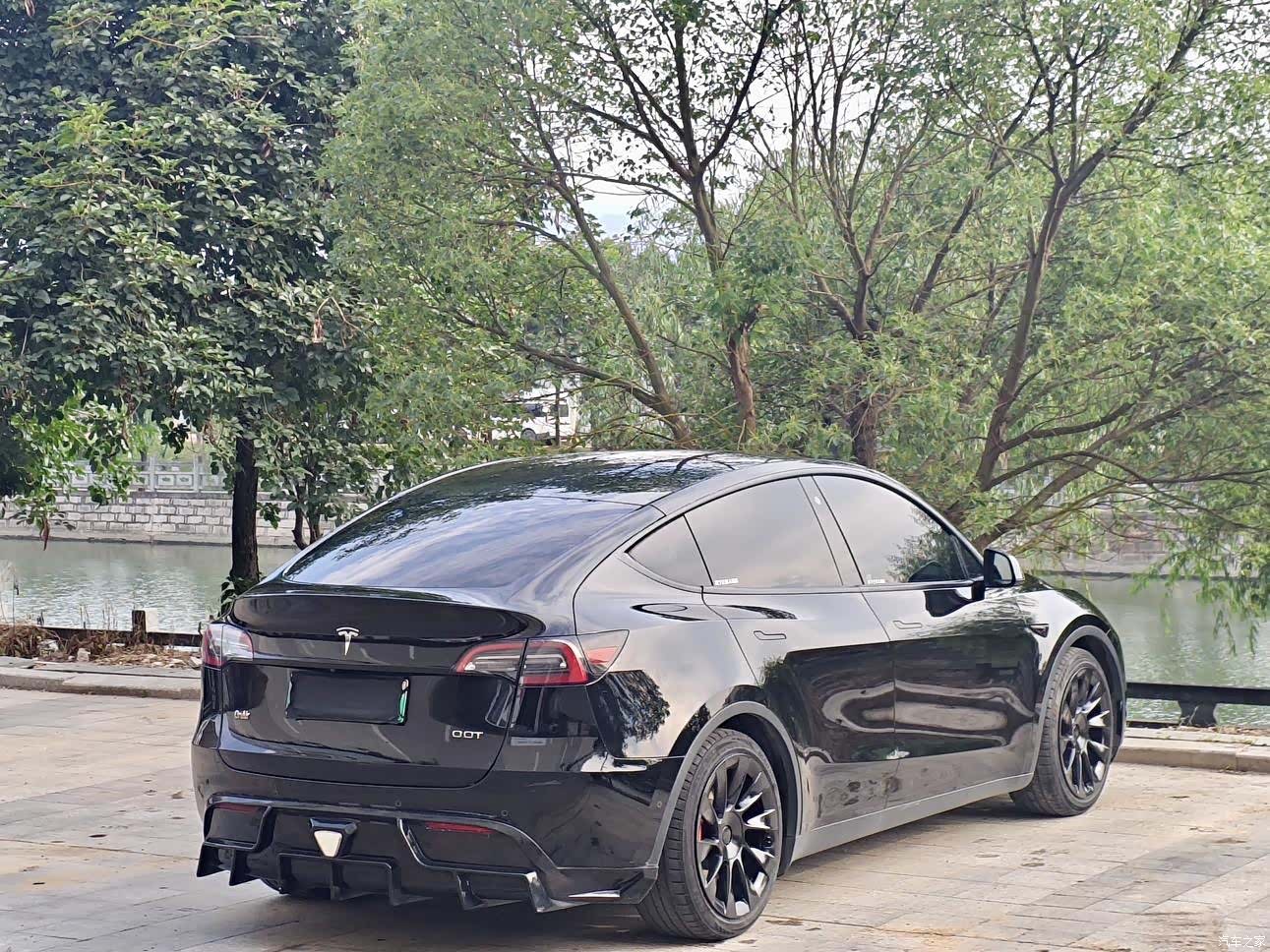 Tesla Model Y, 2022 3