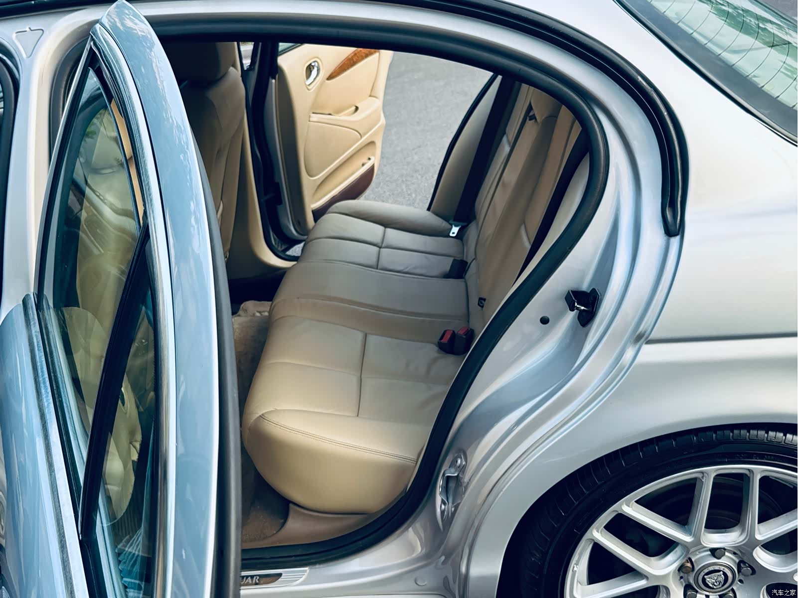 Jaguar S-TYPE, 2005 12