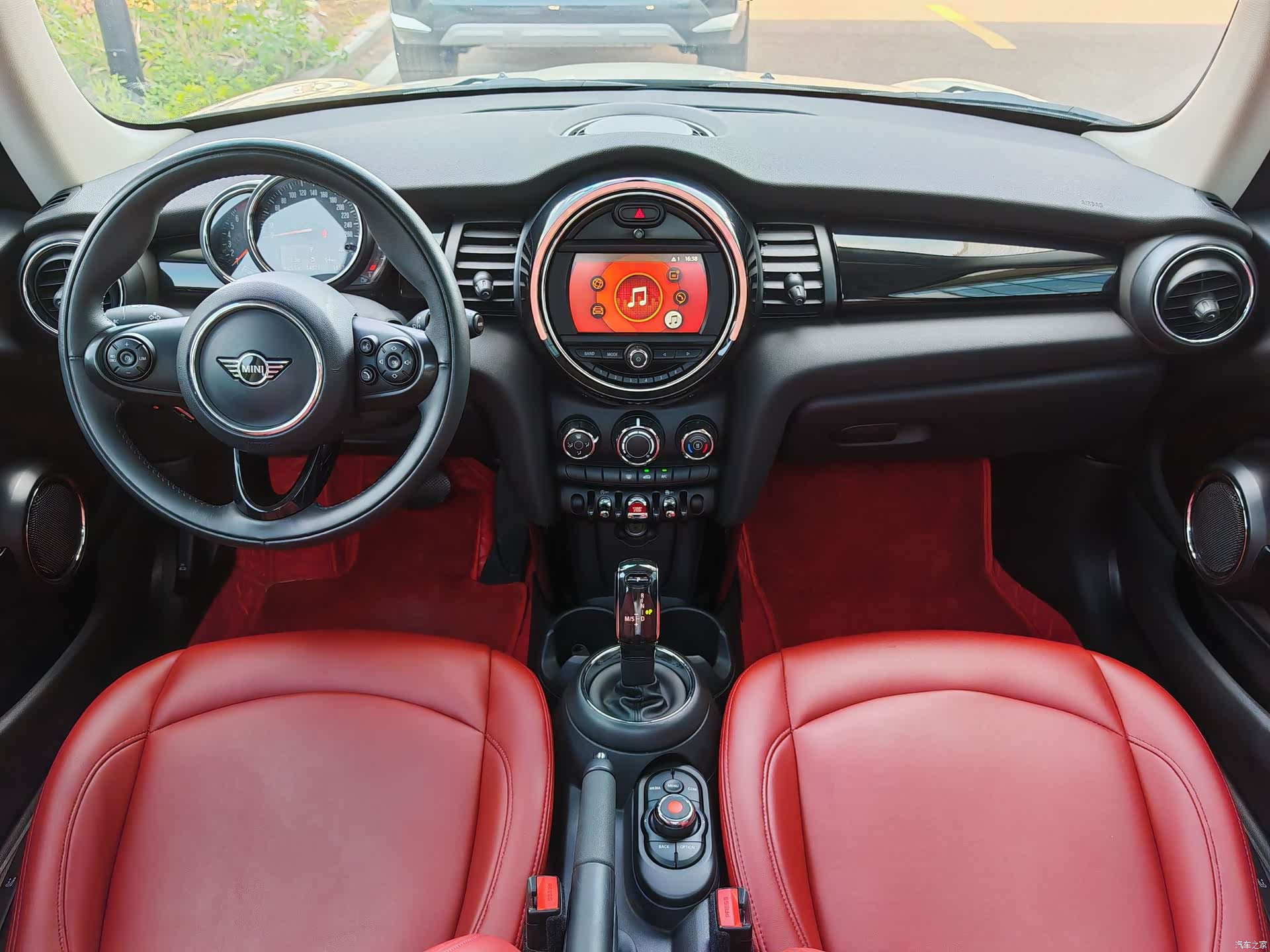 Mini ONE, 2021 21