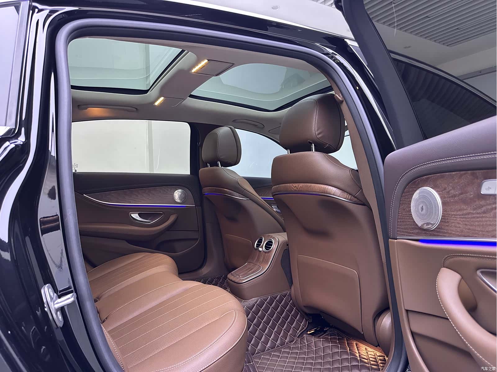 Mercedes-Benz E-Class, 2022 12