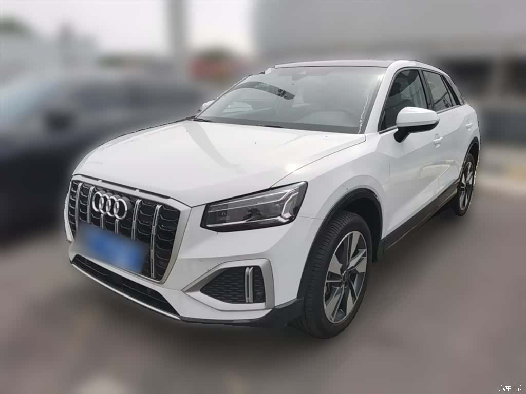 Audi Q2L, 2024 1