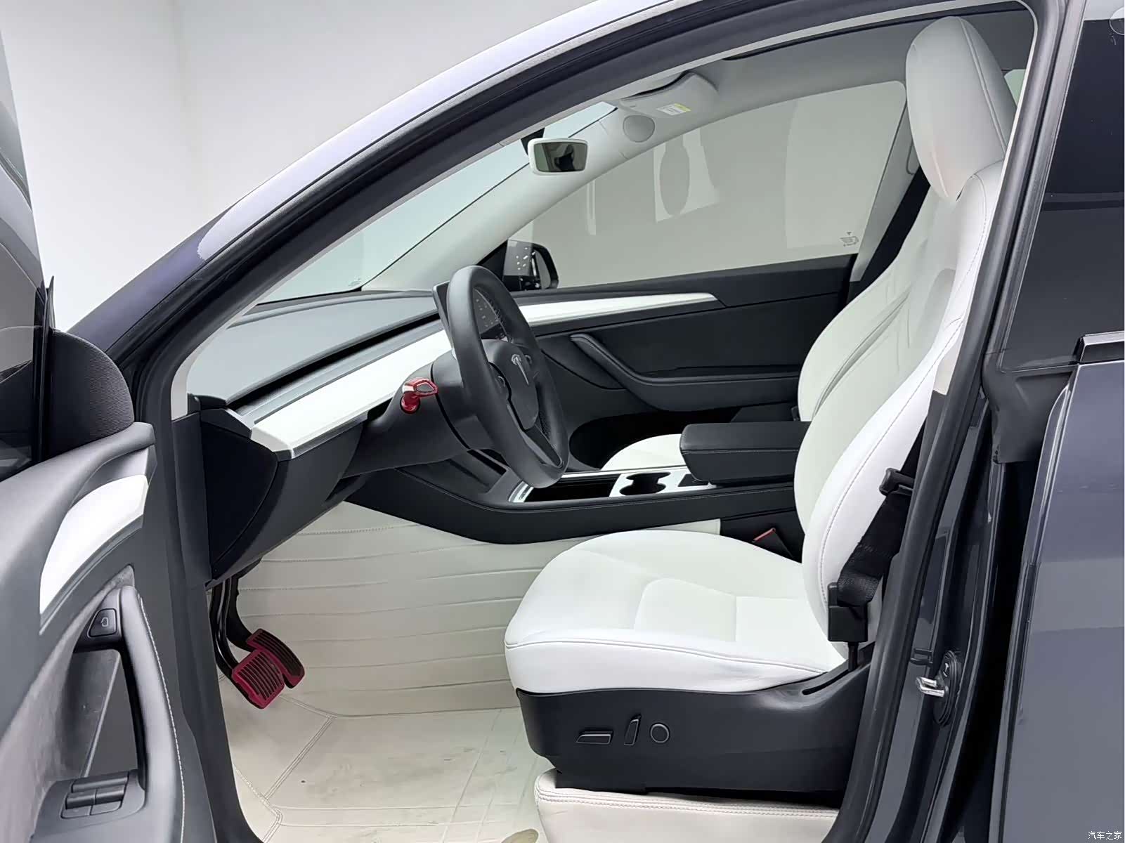 Tesla Model Y, 2023 4