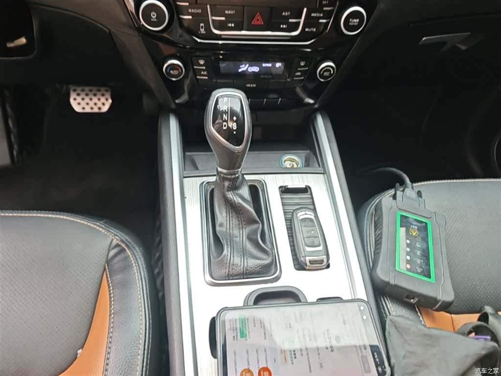 Geely X6, 2016 14