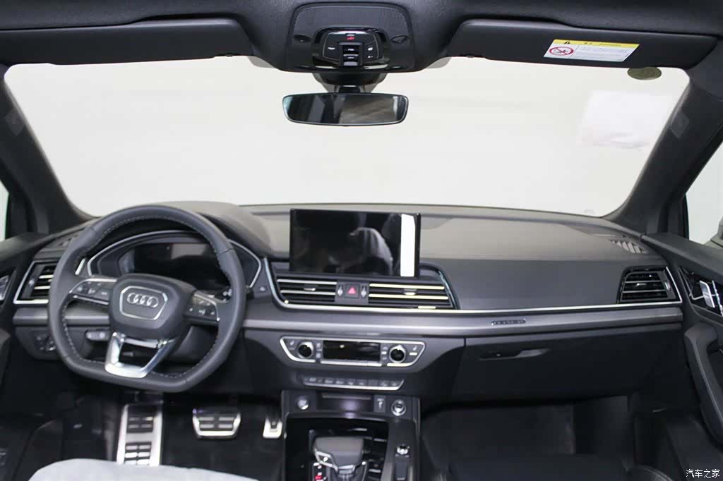 Audi Q5L, 2026 9