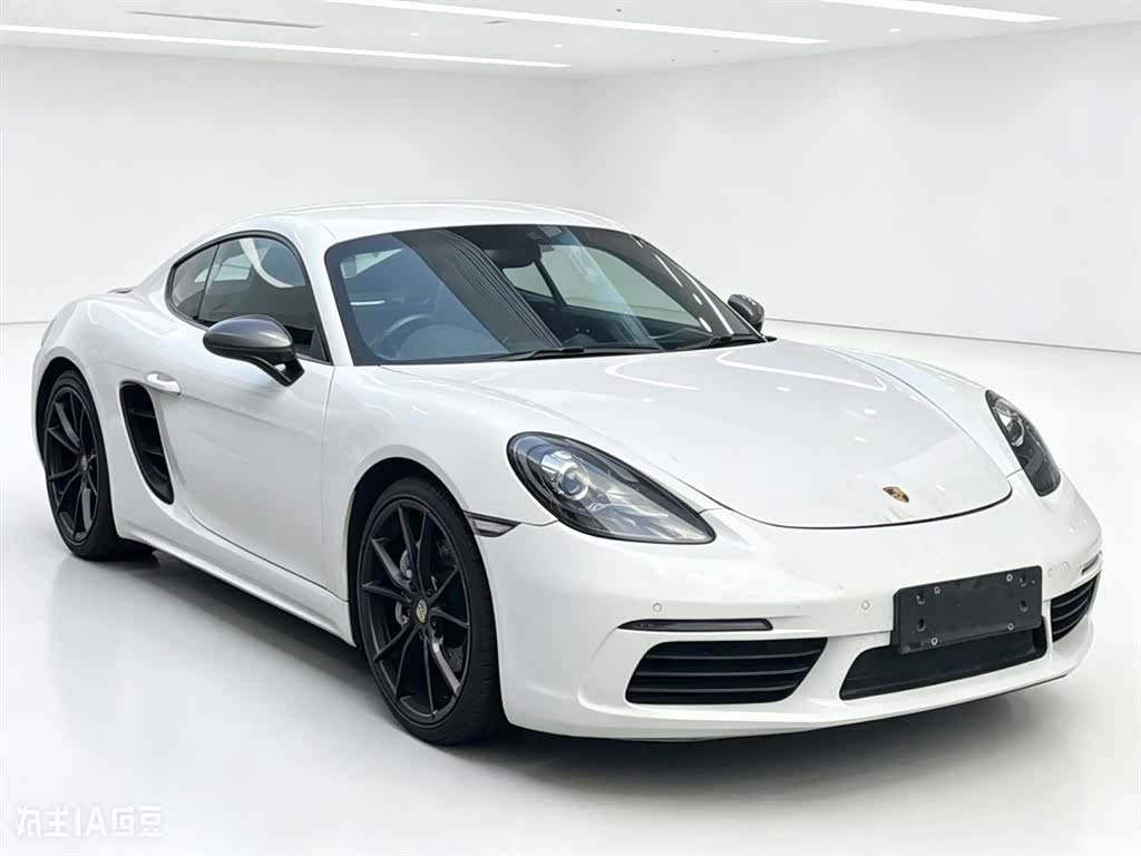 Porsche Cayman, 2020 3